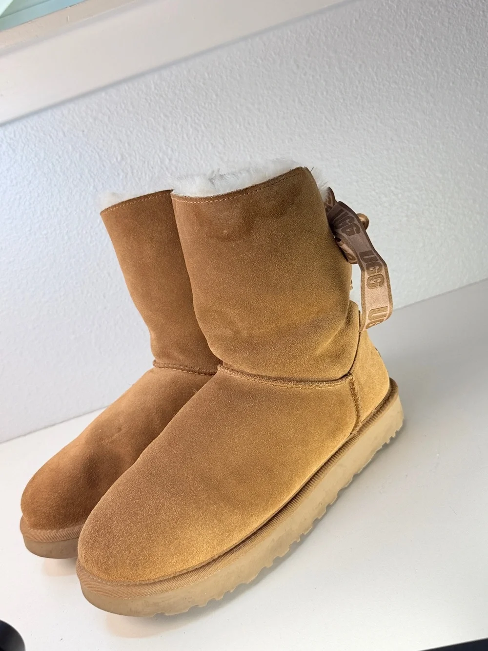 UGG Bailey Bow II Chestnut Sheepskin Suede Boots Womens 11